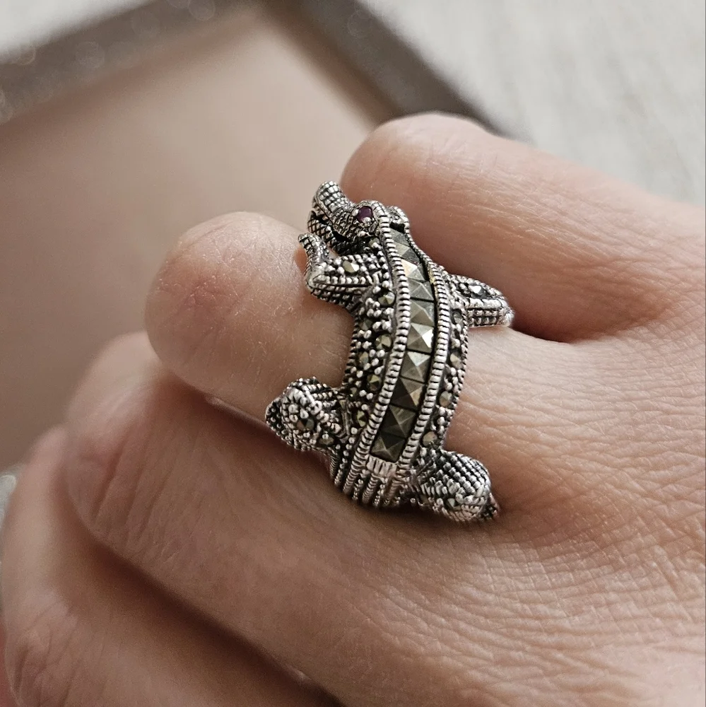Sterling Silver Marcasite Alligator Ring